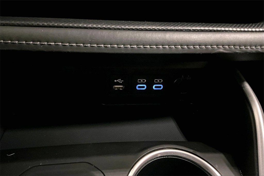 Used 2022 Toyota Highlander XLE image 16