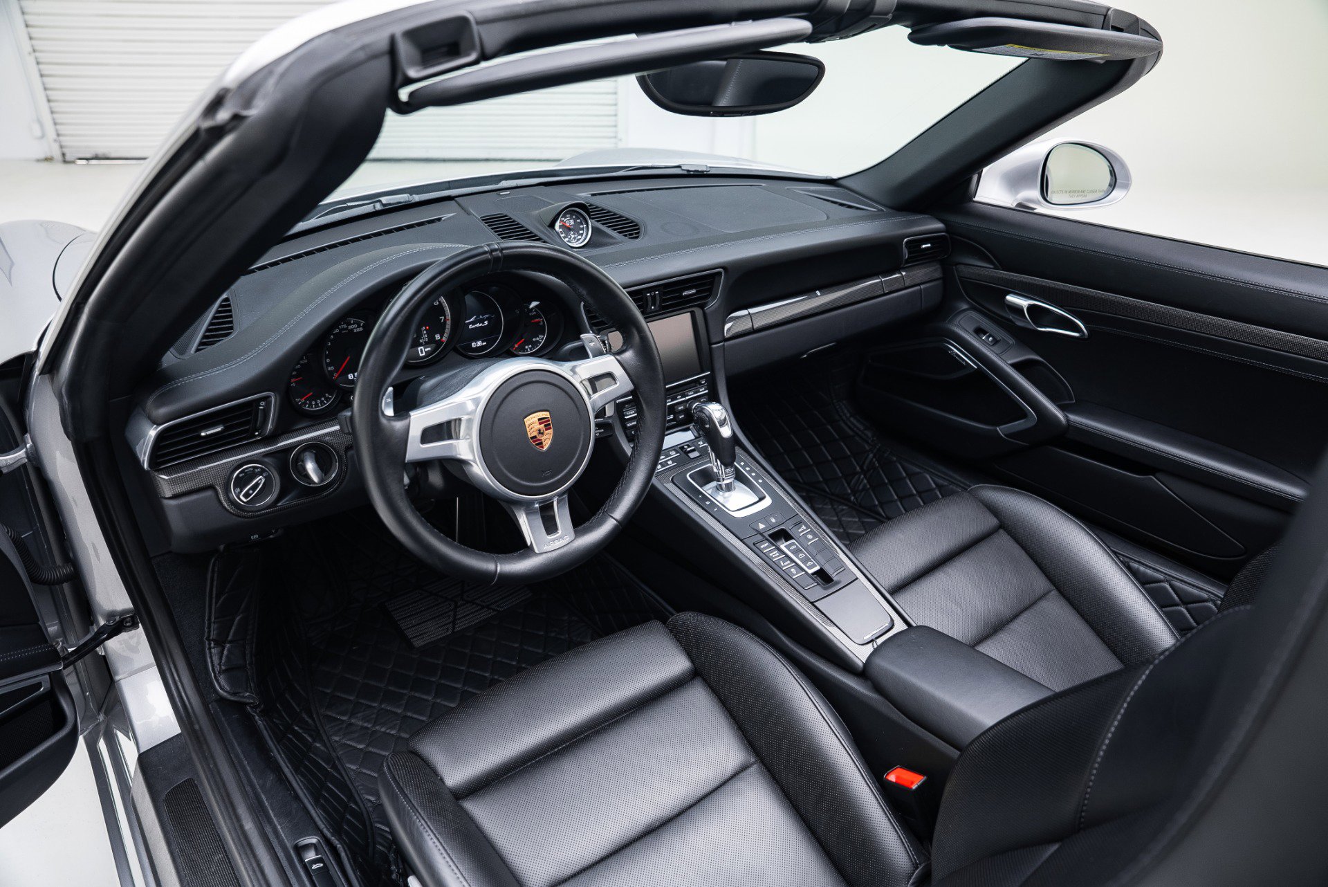 Used 2016 Porsche 911 Turbo S image 2