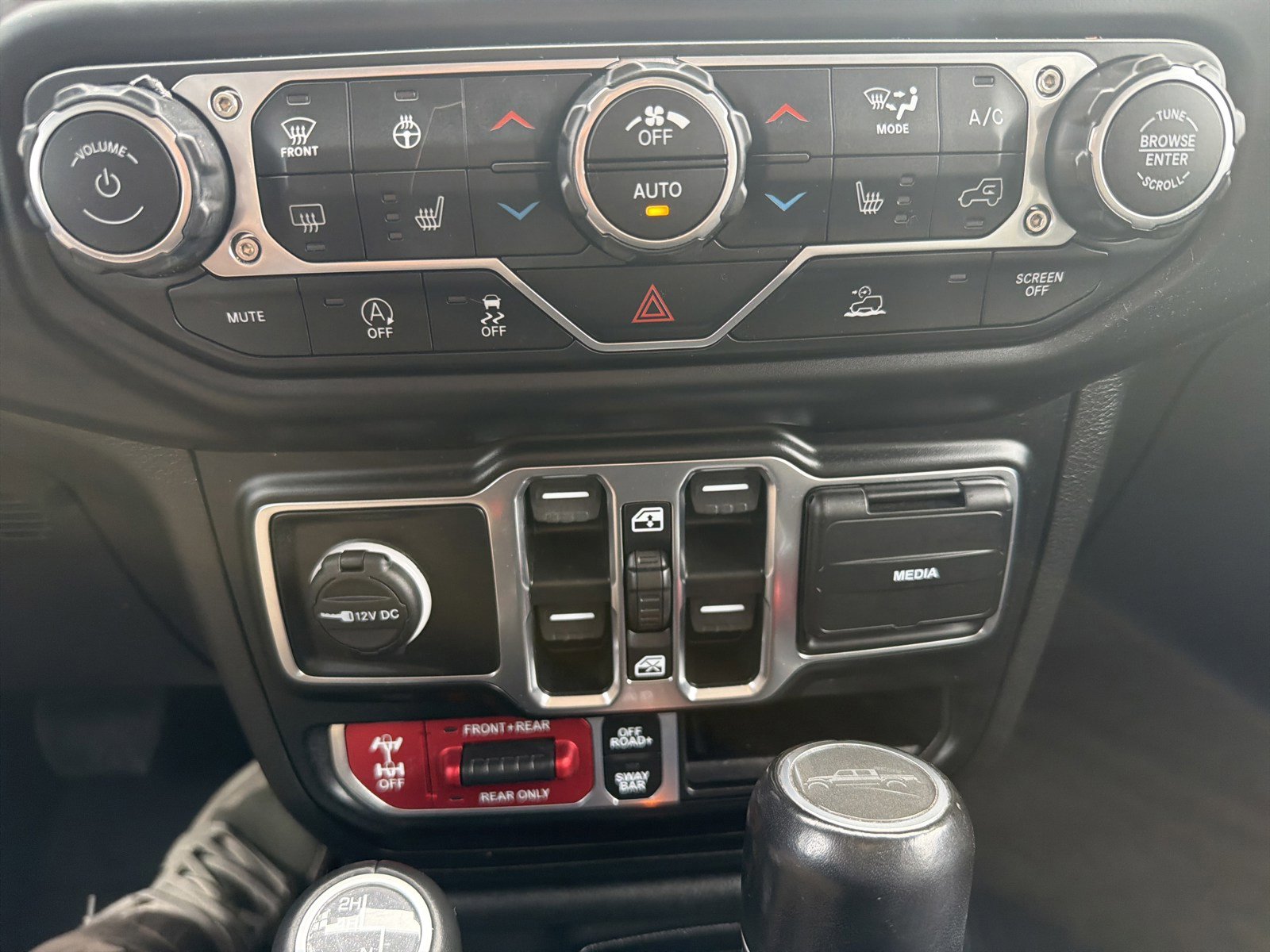 Used 2022 Jeep Gladiator Rubicon w/ Cold Weather Group image 22