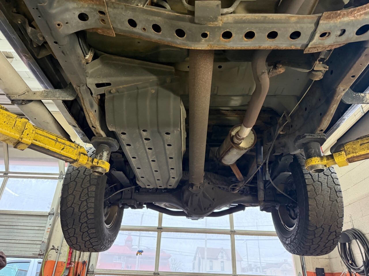 Used 2002 Nissan Frontier SE image 32