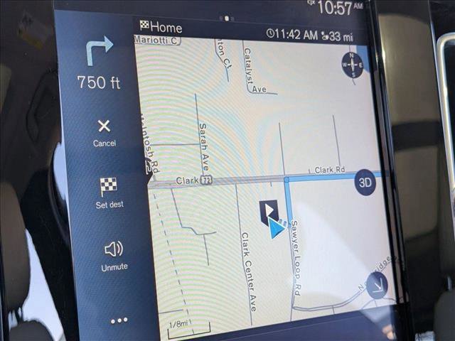 Used 2019 Volvo XC40 T5 Momentum image 14