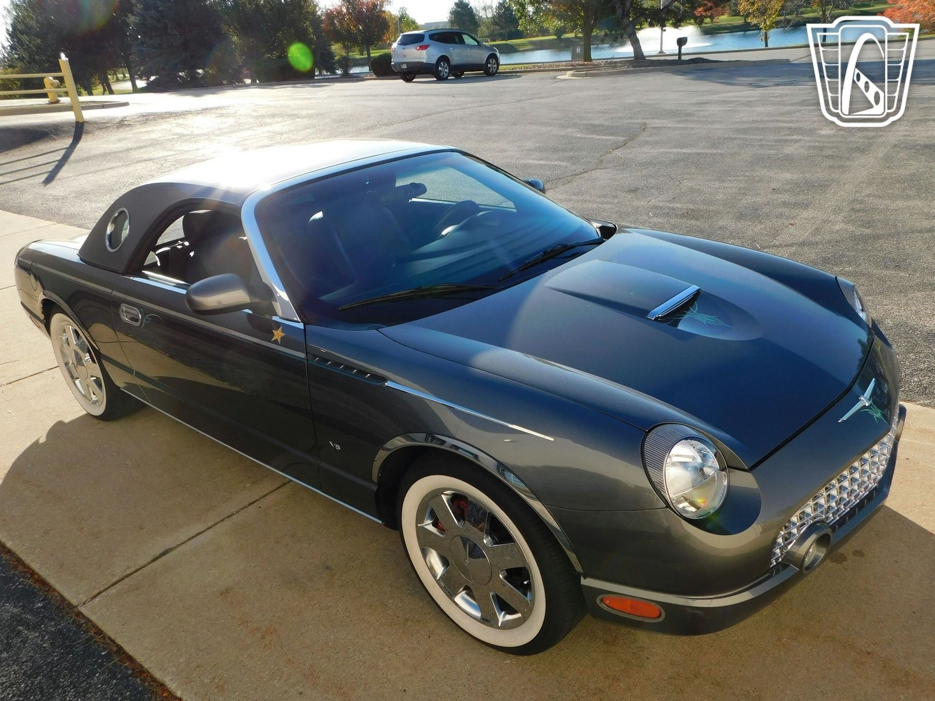Used 2003 Ford Thunderbird image 6