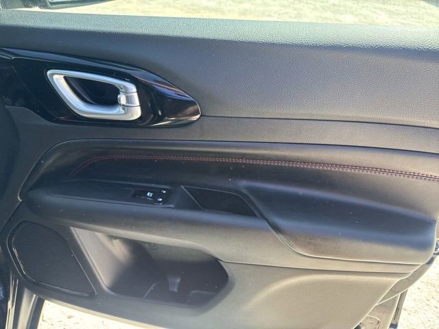 Used 2025 Jeep Compass Trailhawk image 20