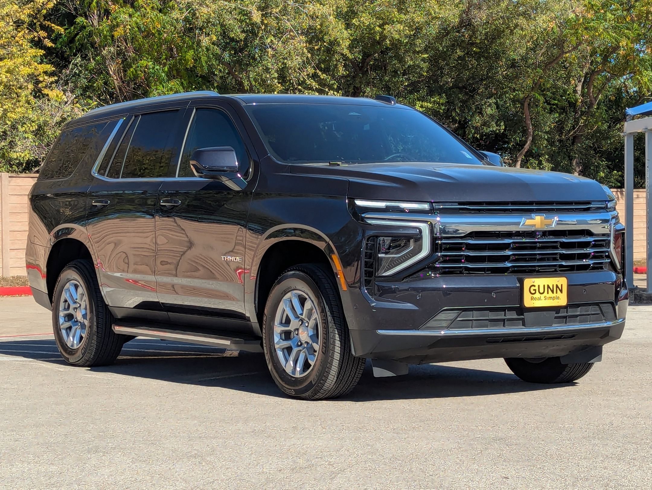 Used 2025 Chevrolet Tahoe LT image 2