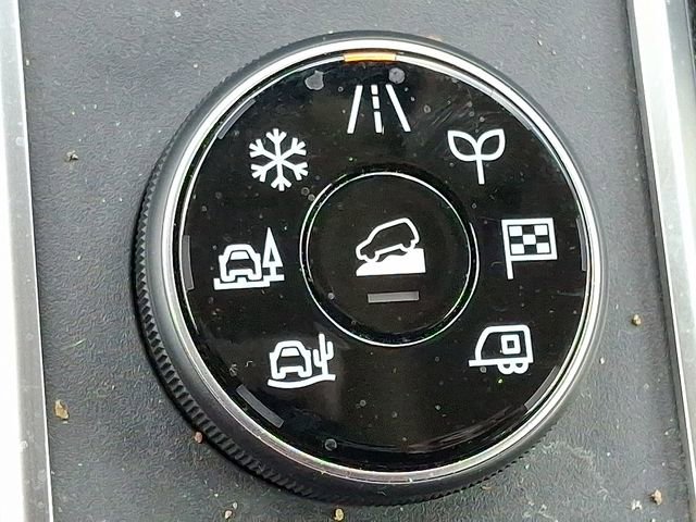 Used 2024 Nissan Pathfinder SV image 12