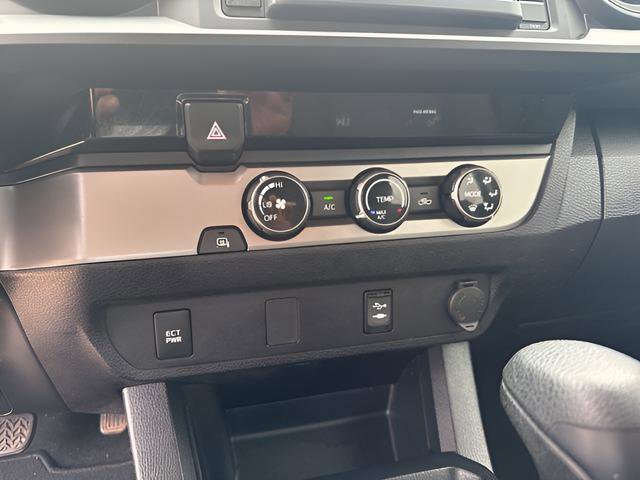 Used 2018 Toyota Tacoma SR w/ SR Convenience Package image 28