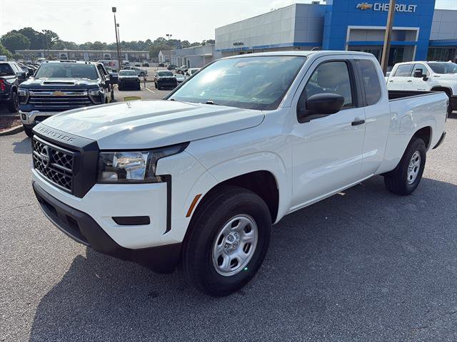 Used 2022 Nissan Frontier S RWD image 2