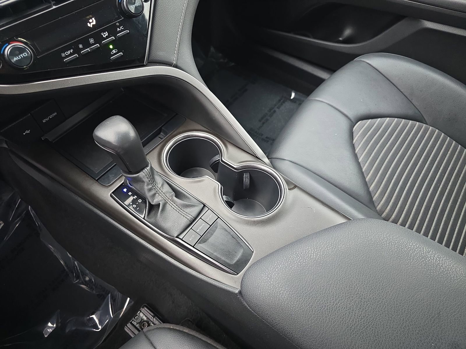 Used 2023 Toyota Camry SE image 33