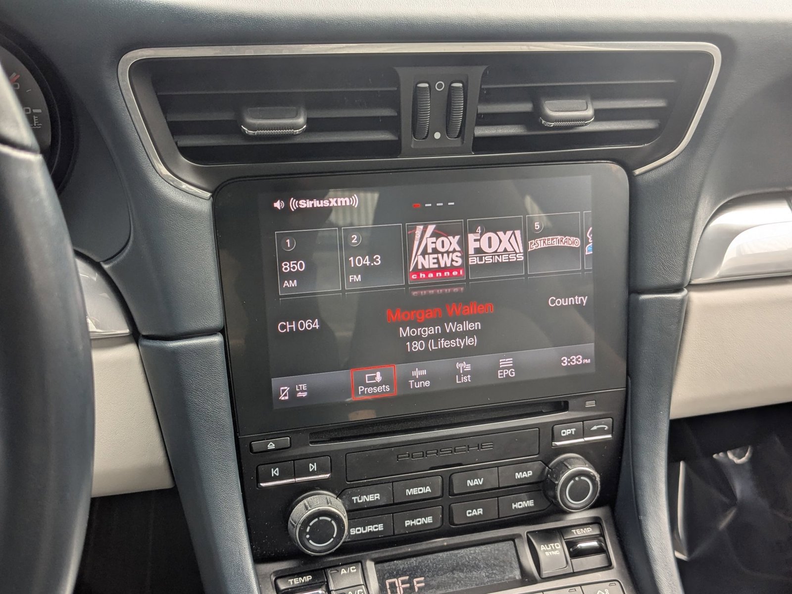 Certified 2018 Porsche 911 Carrera S RWD image 23