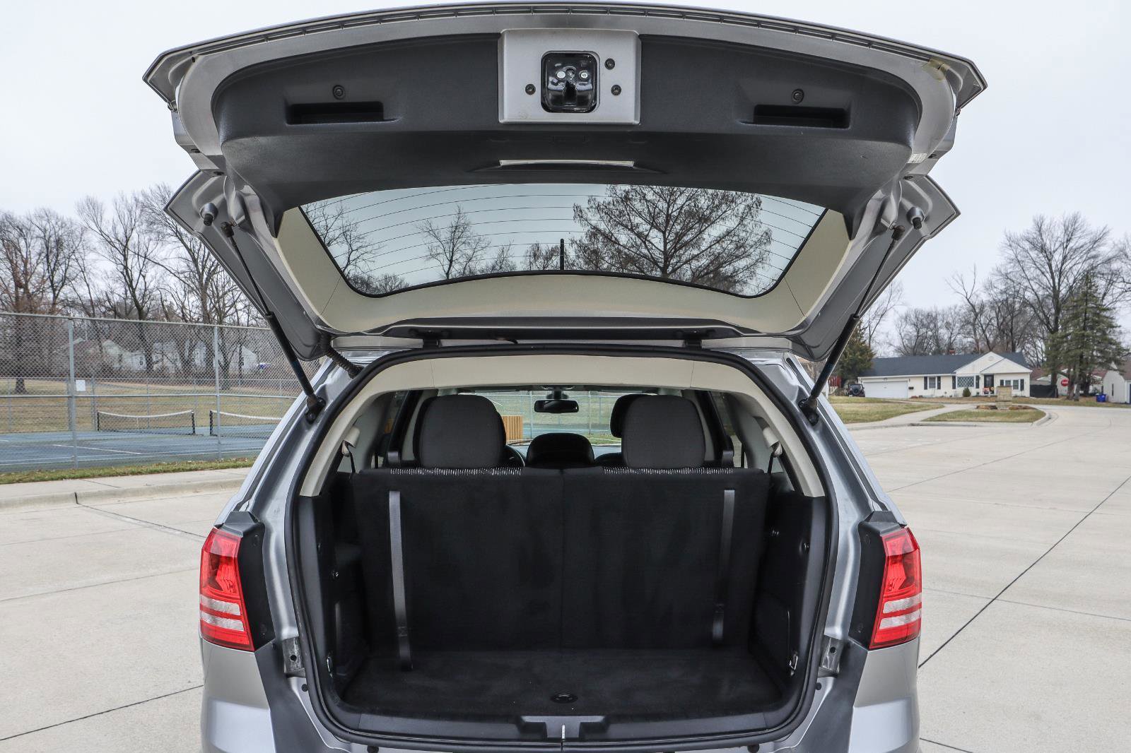 Used 2020 Dodge Journey SE FWD image 13