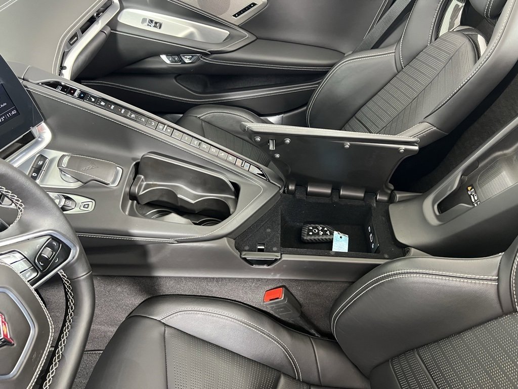 Used 2022 Chevrolet Corvette Stingray w/ Z51 Performance Package image 33