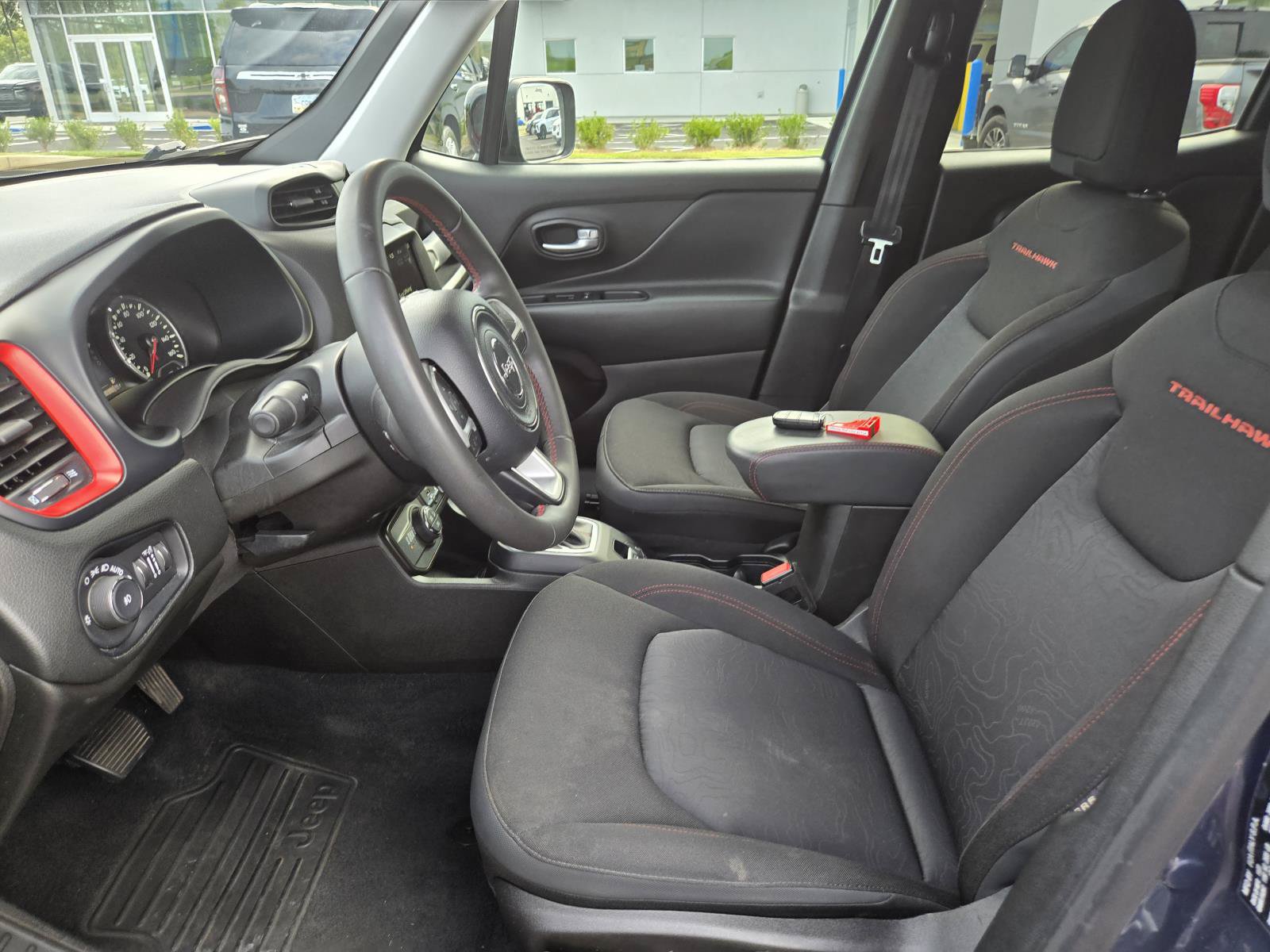 Used 2023 Jeep Renegade Trailhawk AWD/4WD image 17