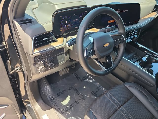 Used 2025 Chevrolet Suburban High Country AWD/4WD image 23