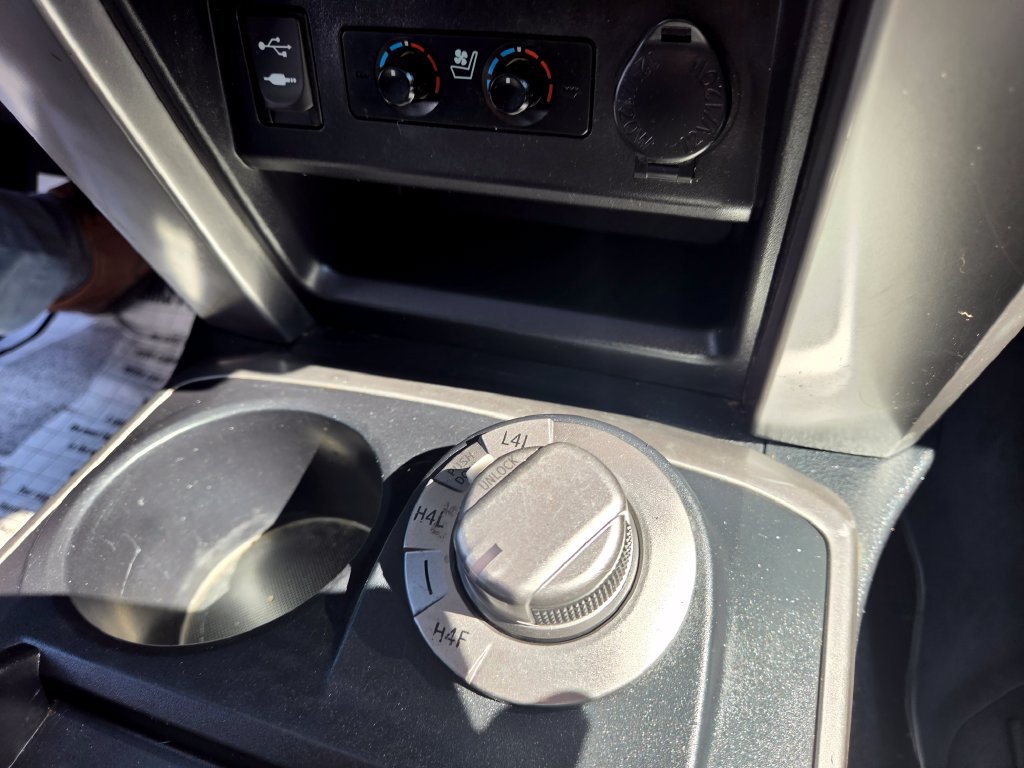 Used 2014 Toyota 4Runner Limited AWD/4WD image 19