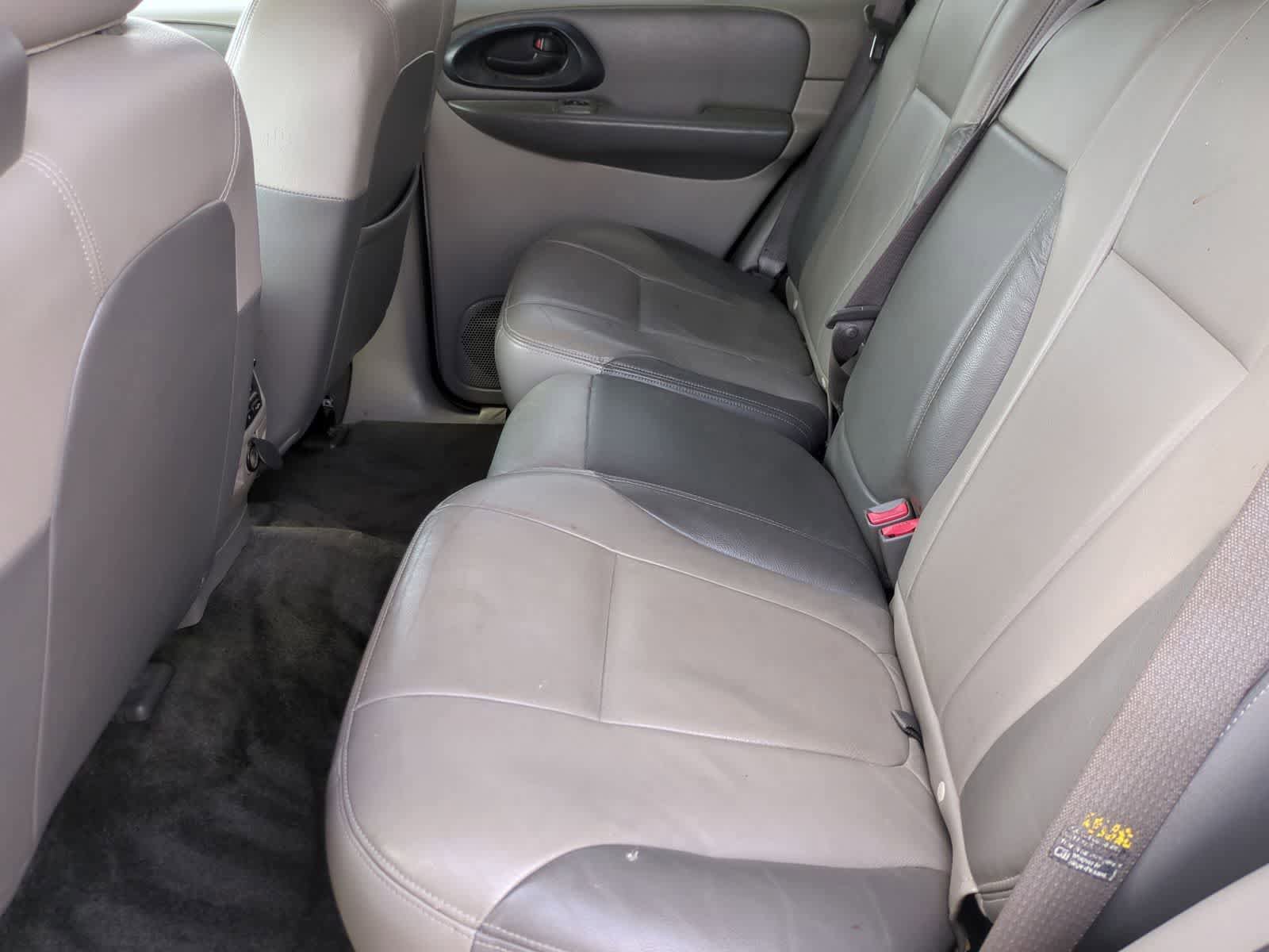 Used 2004 Chevrolet TrailBlazer LT w/ LT Preferred Equipment Group AWD/4WD image 19
