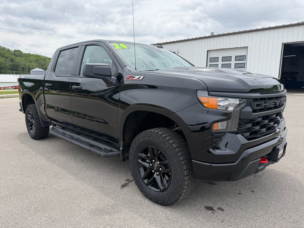 Used 2024 Chevrolet Silverado 1500 Custom Trail Boss AWD/4WD image 3