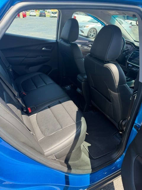 Used 2022 Chevrolet Bolt LT w/ Infotainment Package FWD image 13