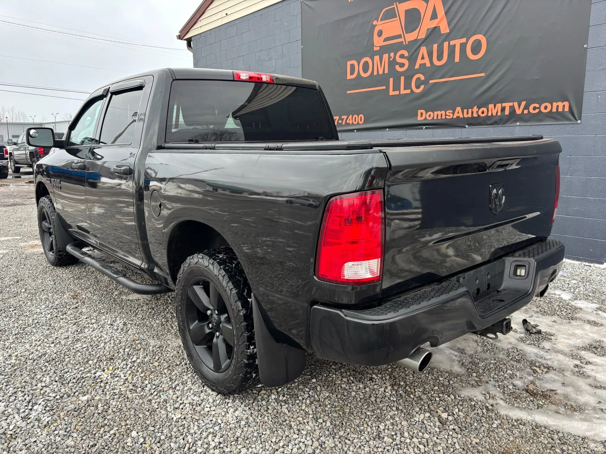 Used 2017 RAM 1500 Express w/ Black Ram 1500 Express Group image 3