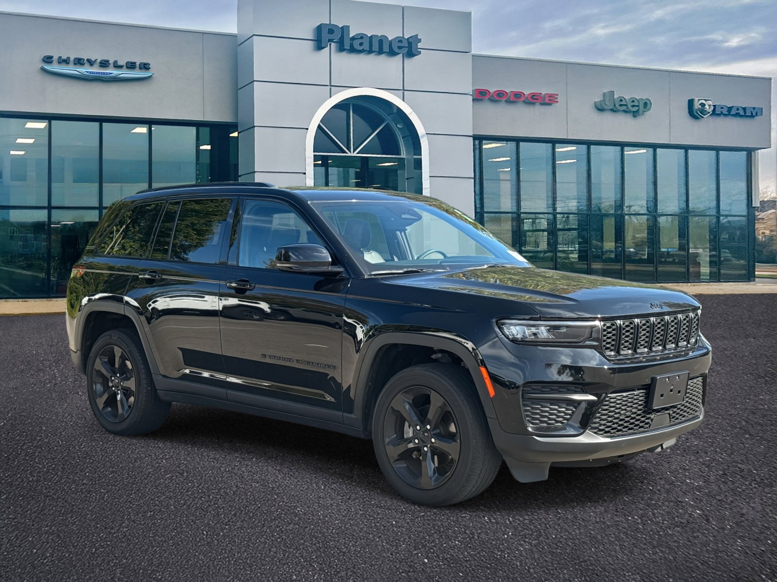 Used 2023 Jeep Grand Cherokee Altitude