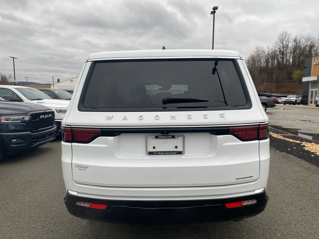 Certified 2024 Jeep Wagoneer L Series II w/ Flexible Seating Group image 3