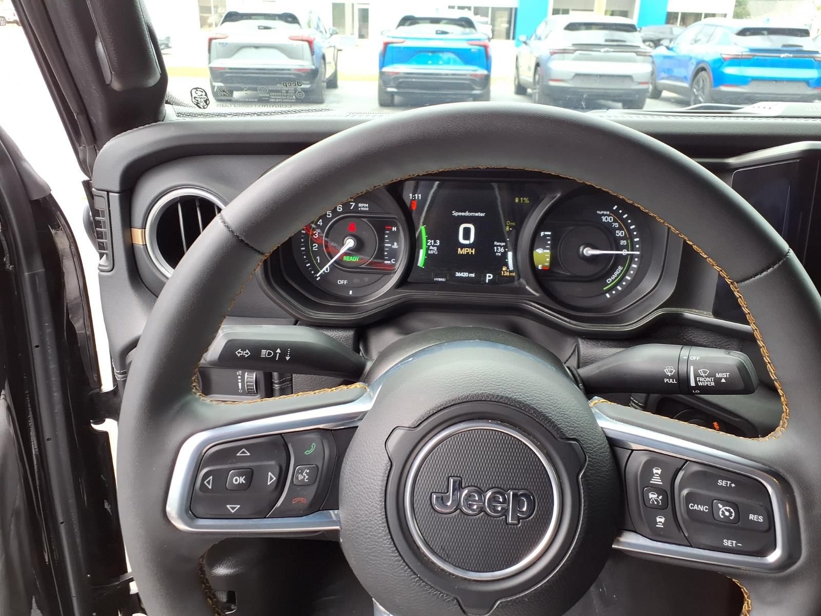 Used 2024 Jeep Wrangler Unlimited Sahara w/ Technology Group AWD/4WD image 11