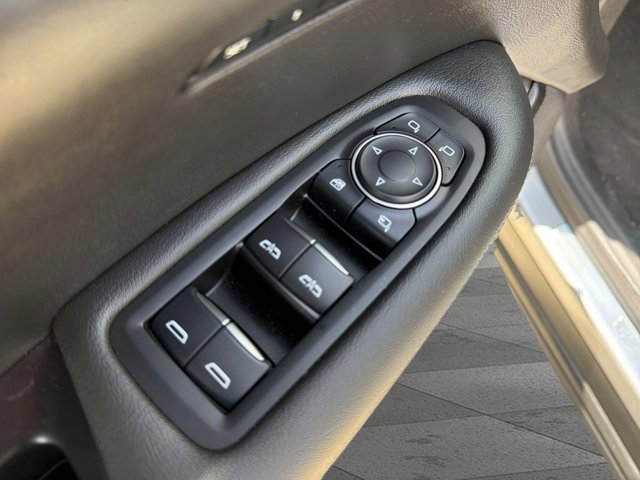 Used 2025 Cadillac XT6 Premium Luxury FWD image 13