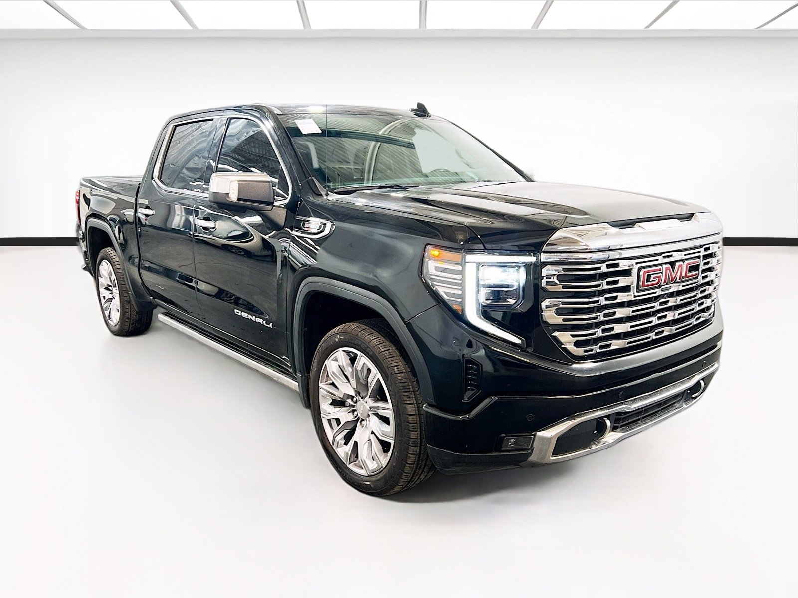 Used 2023 GMC Sierra 1500 Denali w/ Denali Reserve Package image 3