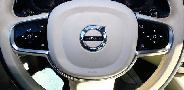 Used 2023 Volvo XC60 T8 Core image 13