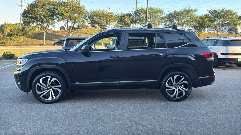 Used 2023 Volkswagen Atlas SEL AWD/4WD image 4
