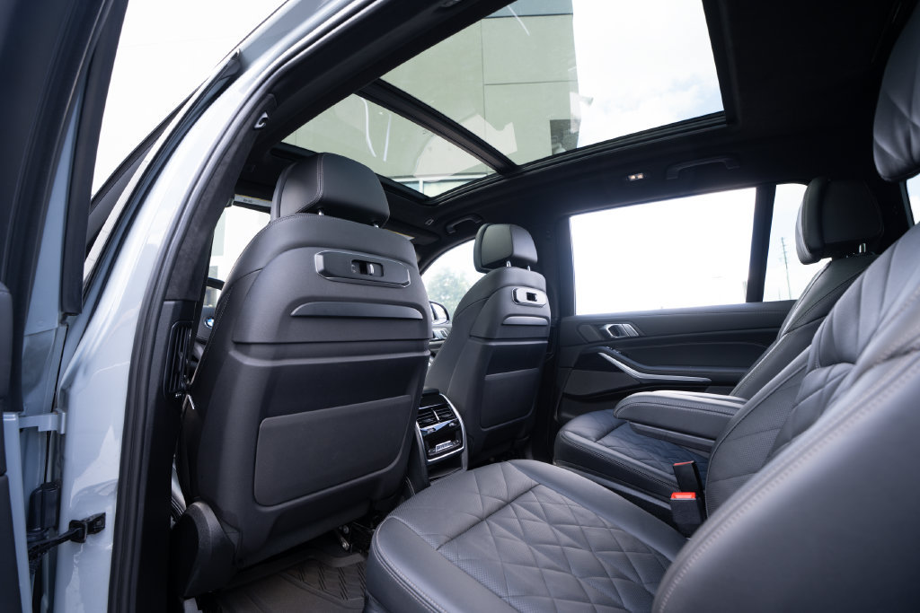 Used 2024 BMW X7 xDrive40i w/ M Sport Package AWD/4WD image 43