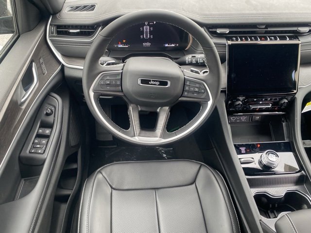 New 2025 Jeep Grand Cherokee Limited image 57