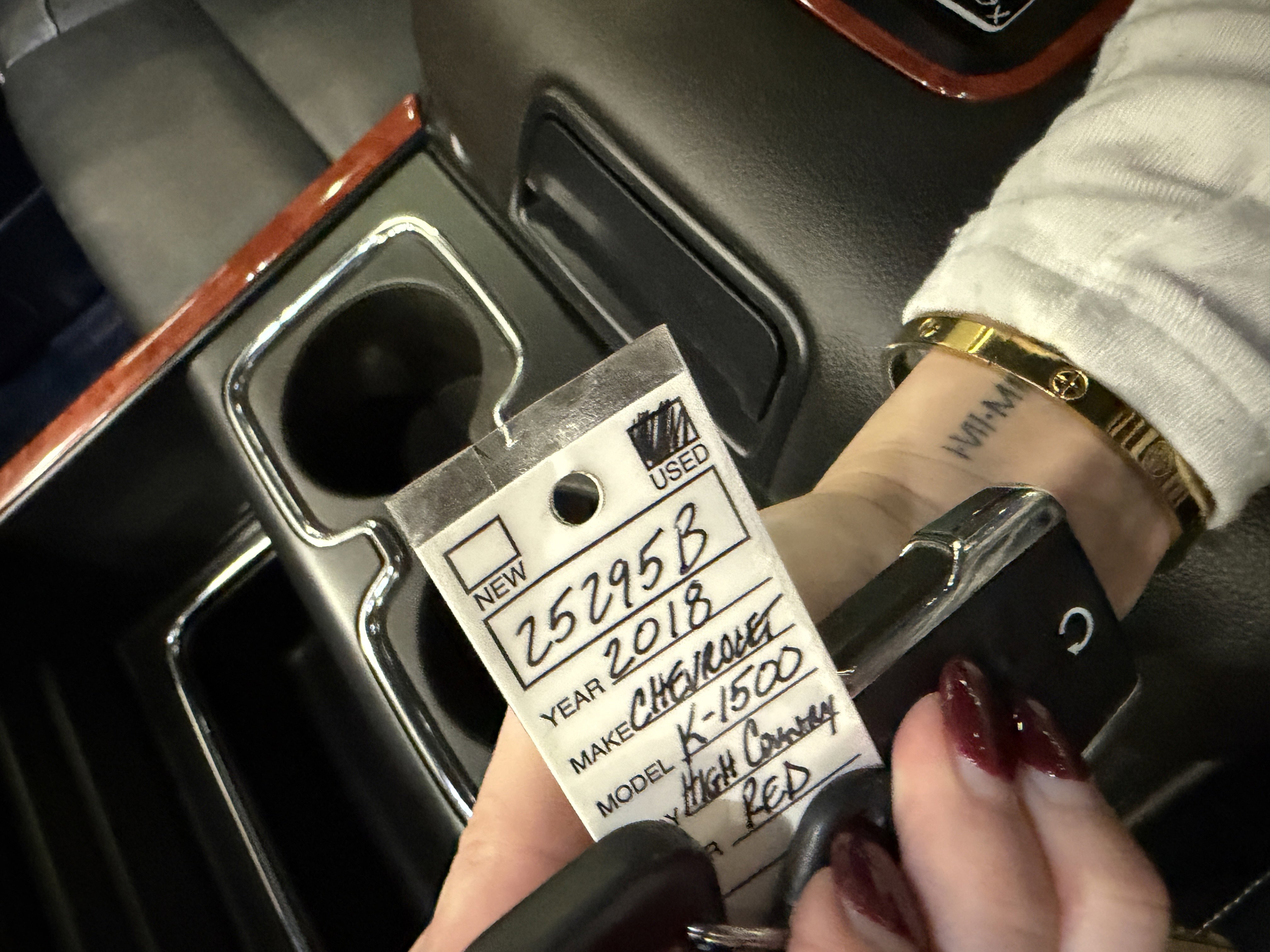 Used 2018 Chevrolet Silverado 1500 High Country image 32