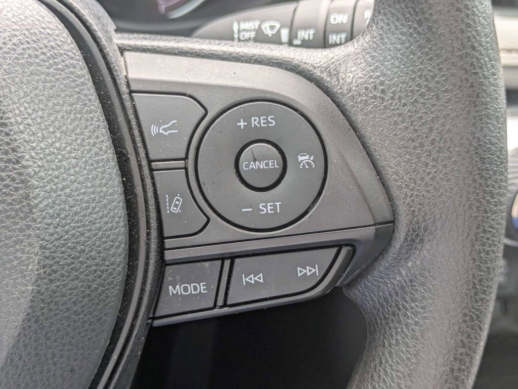 Used 2023 Toyota RAV4 XLE w/ Convenience Package FWD image 27