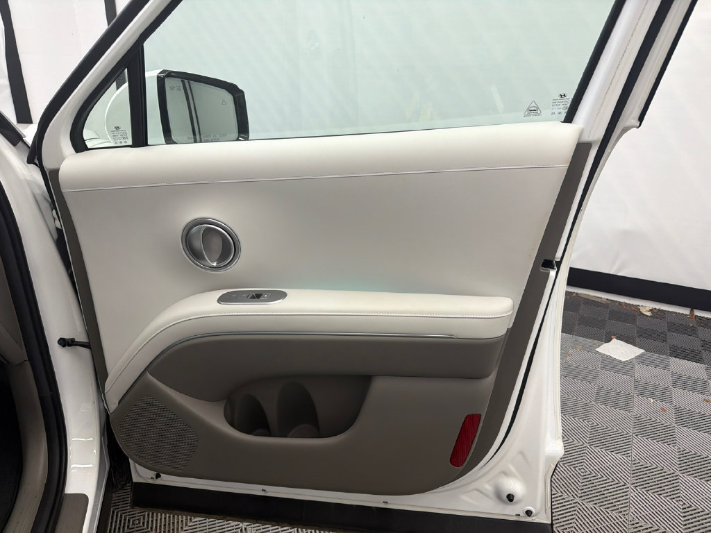 Certified 2026 Hyundai Palisade Limited FWD image 16