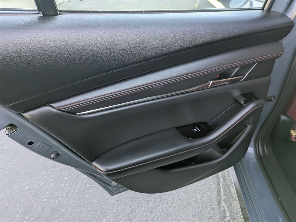 Used 2023 MAZDA MAZDA3 s image 26