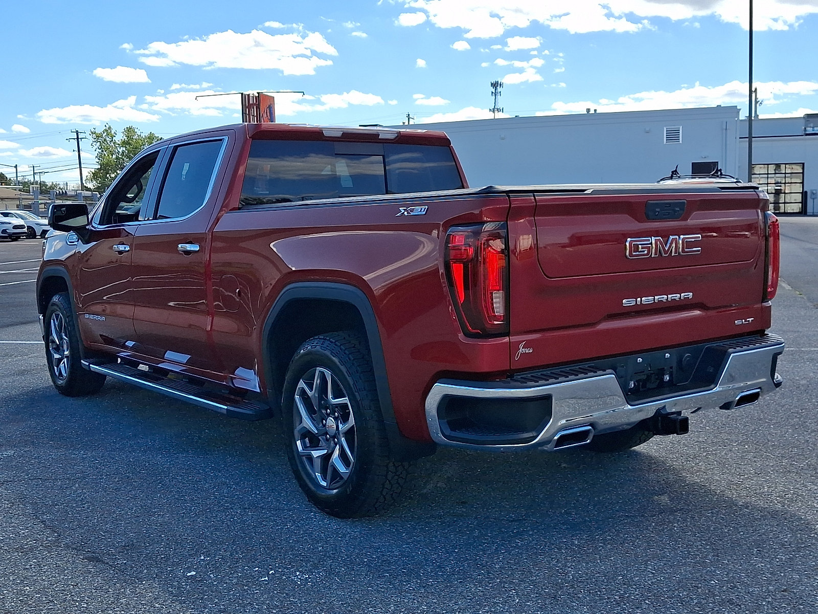 Used 2023 GMC Sierra 1500 SLT w/ SLT Premium Package AWD/4WD image 4