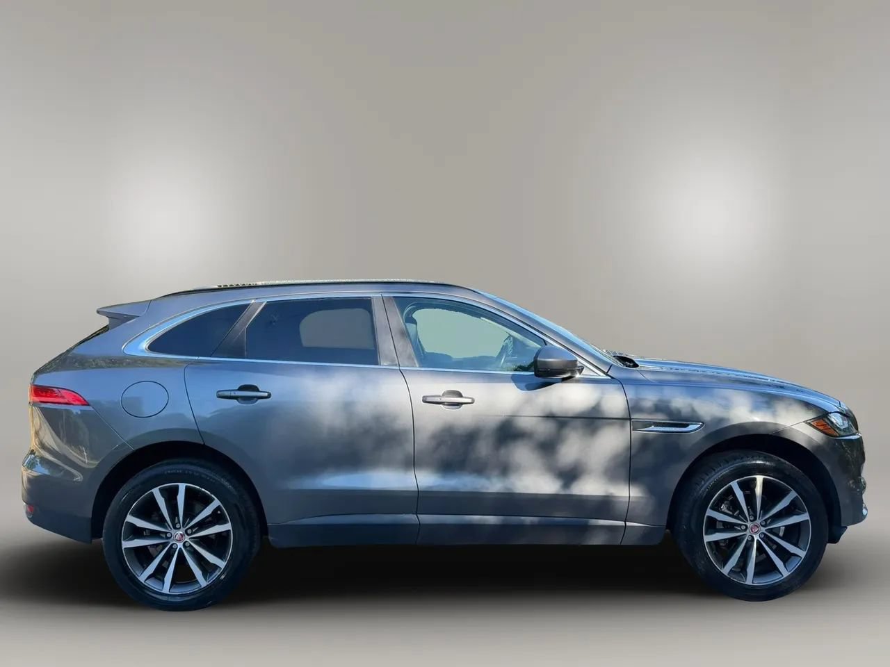 Used 2018 Jaguar F-PACE Prestige AWD/4WD image 4