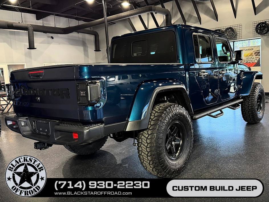 Used 2025 Jeep Gladiator Sport AWD/4WD image 14