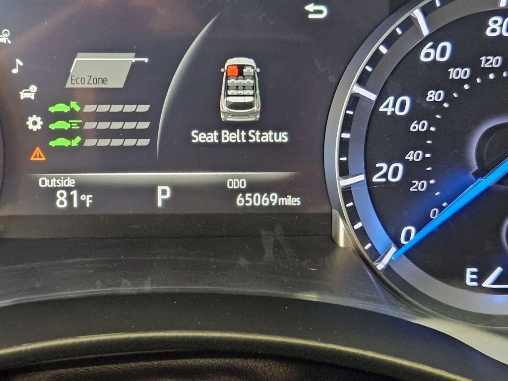 Used 2022 Toyota Highlander XLE AWD/4WD image 16