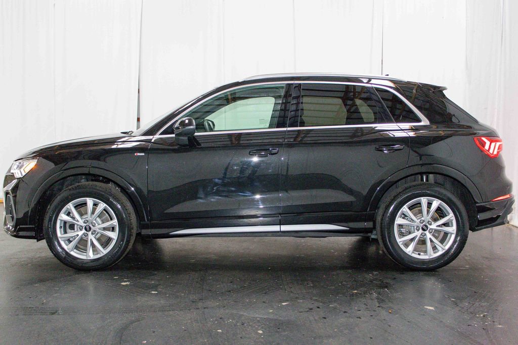 Used 2023 Audi Q3 2.0T Premium Plus w/ Premium Plus Package image 4