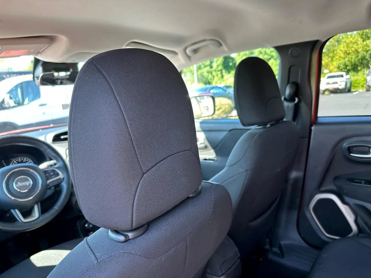 Used 2017 Jeep Renegade Latitude w/ Safety & Security Group AWD/4WD image 16