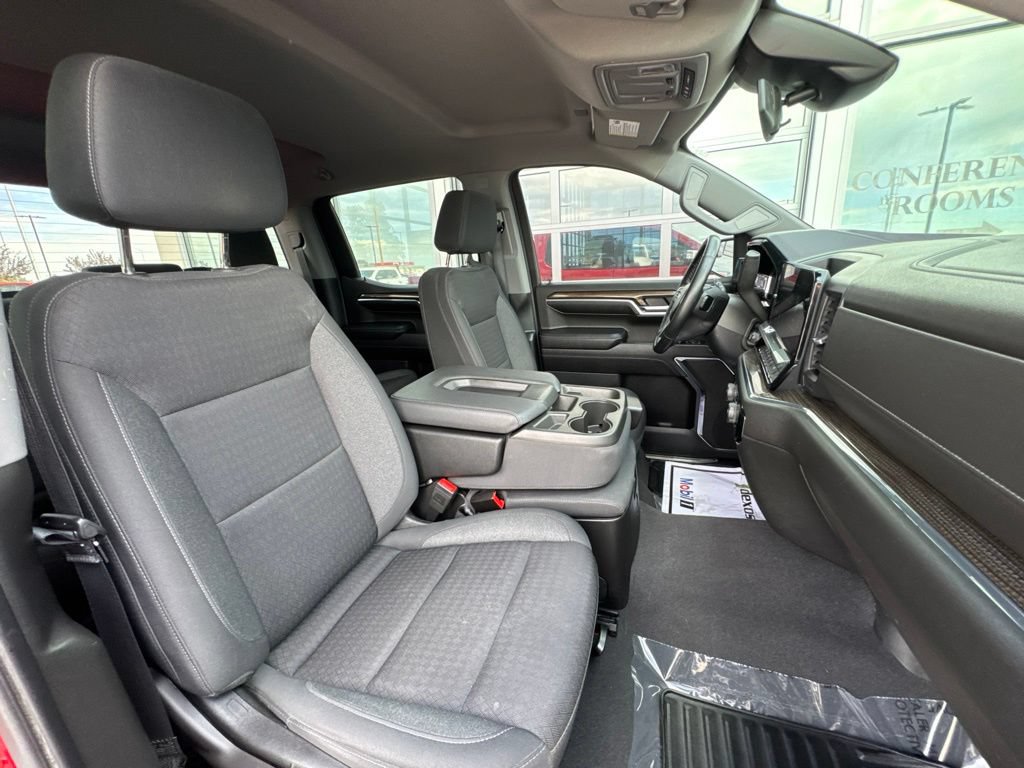 Used 2023 Chevrolet Silverado 1500 LT AWD/4WD image 36