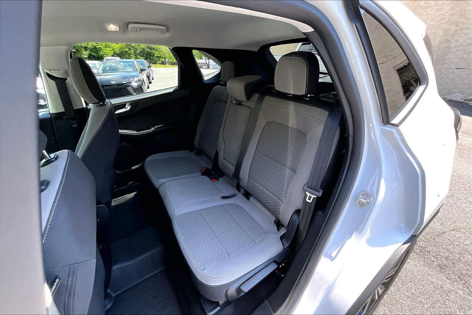 Used 2021 Ford Escape SE w/ SE Sport Appearance Package FWD image 20