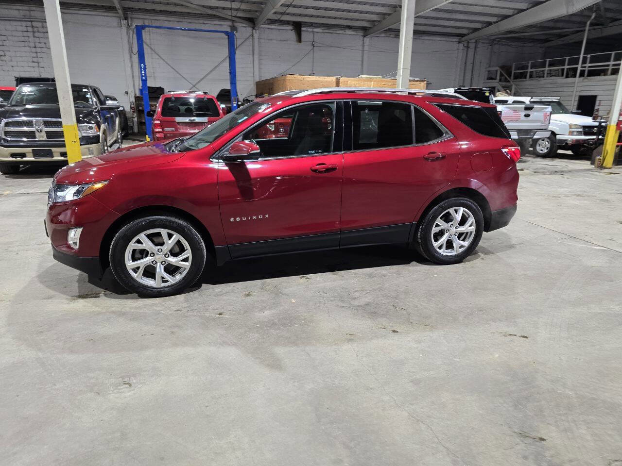 Used 2018 Chevrolet Equinox LT w/ Sun & Infotainment Package AWD/4WD image 4