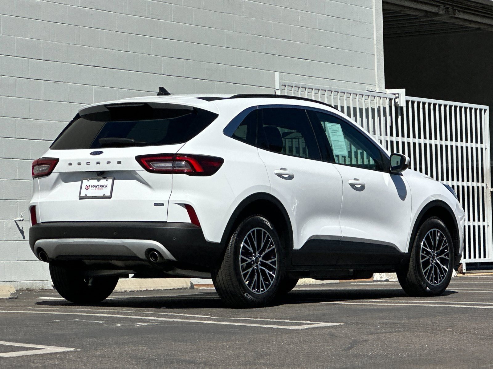 Used 2023 Ford Escape SE image 5