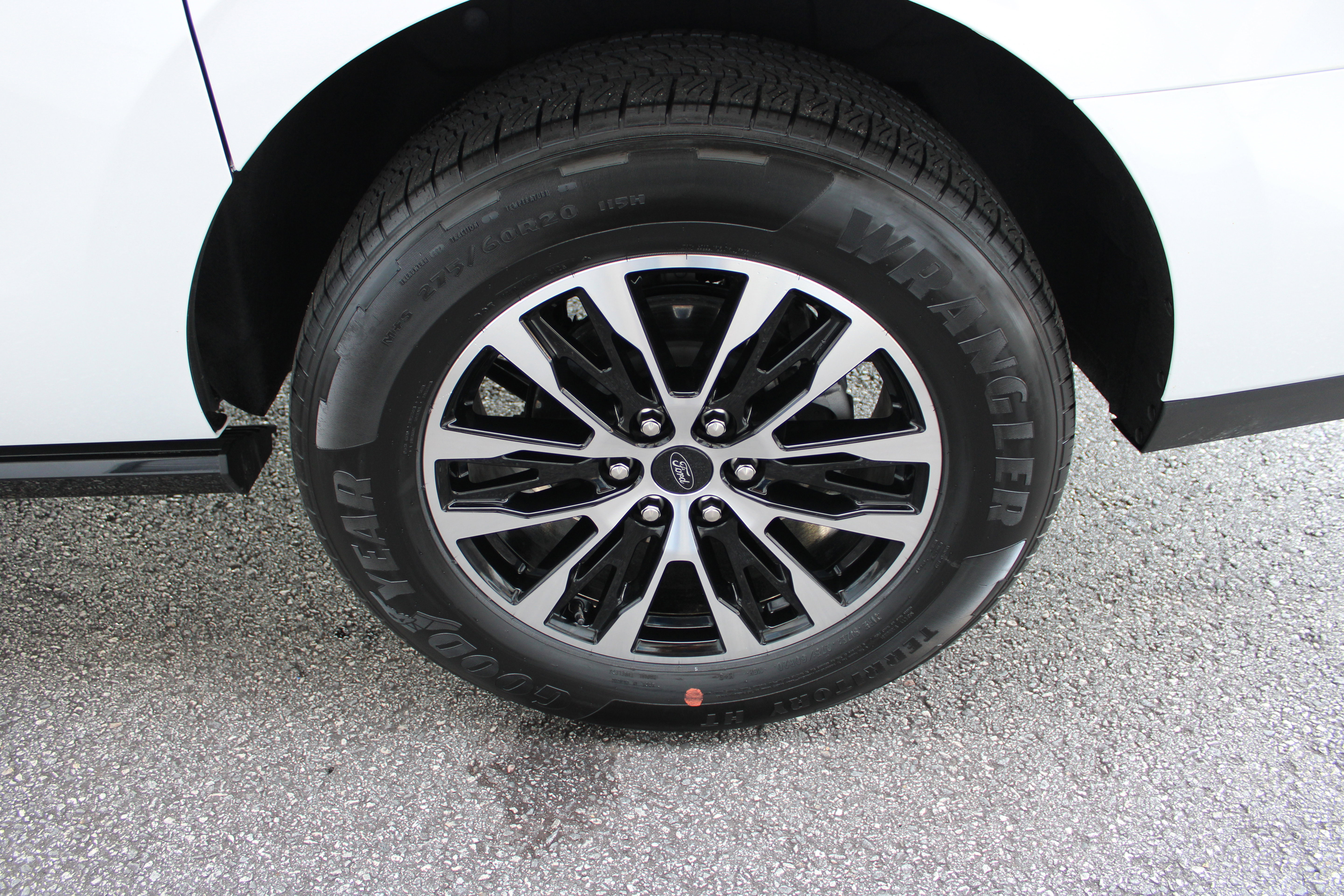 Used 2025 Ford Expedition Max Platinum image 13