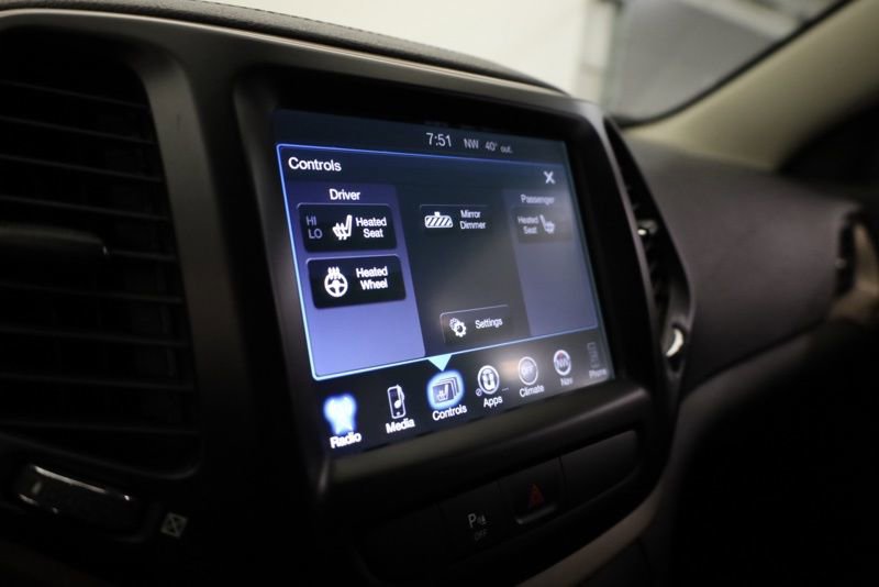 Used 2018 Jeep Cherokee Limited image 17