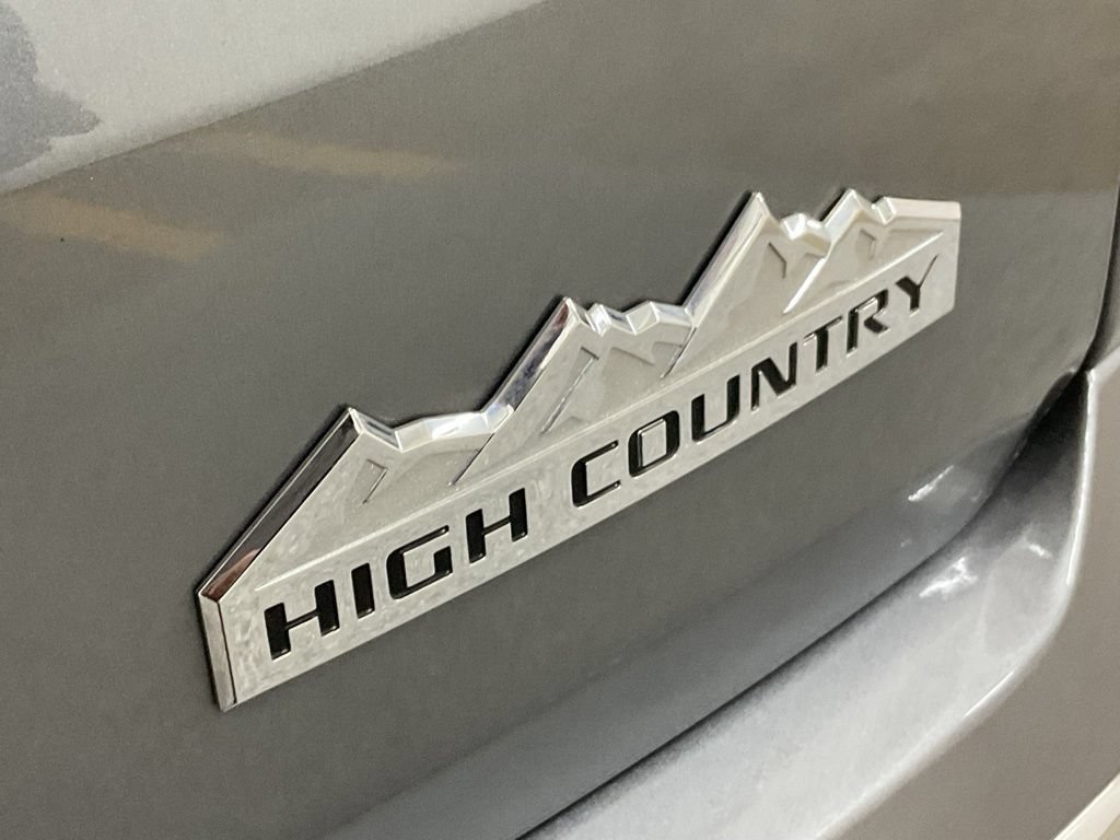 Used 2019 Chevrolet Traverse High Country w/ LPO, Floor Liner Package AWD/4WD image 22