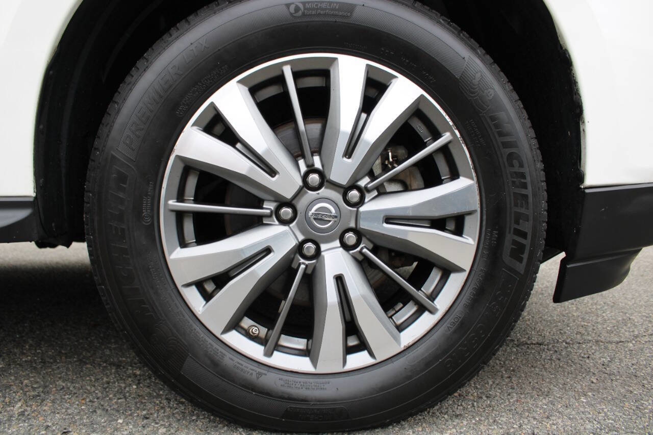 Used 2018 Nissan Pathfinder SV image 21