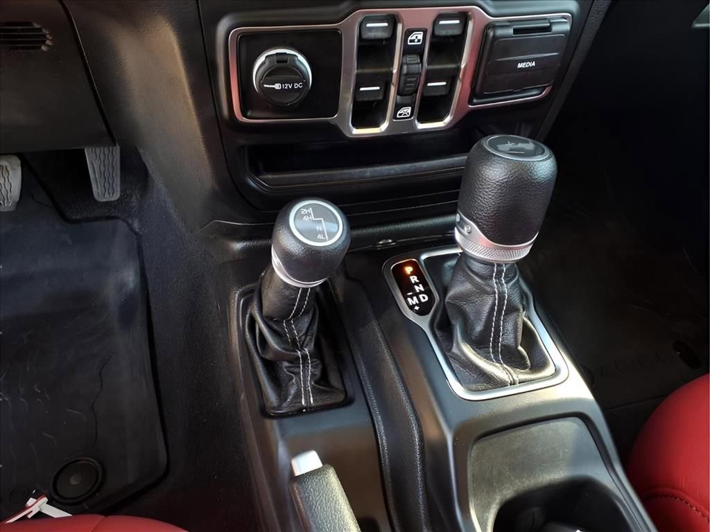 Used 2021 Jeep Wrangler Unlimited Sahara w/ Uconnect 4C Nav & Sound Group AWD/4WD image 7